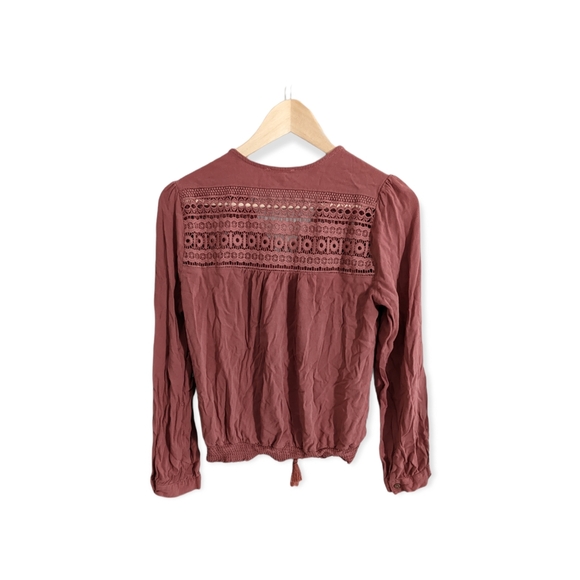 E&M Boho Lace Cut Out Blouse - Picture 3 of 3